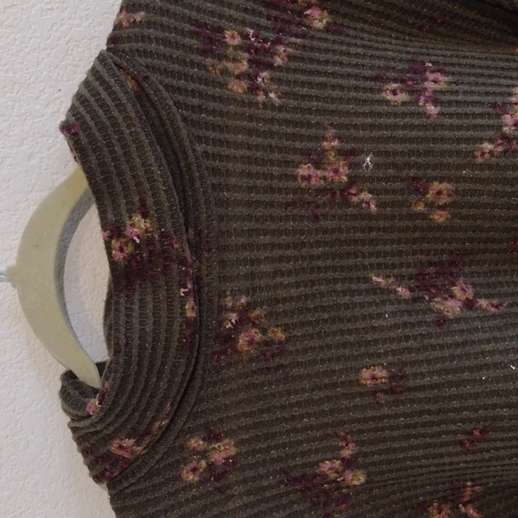 🌺 Floral lace up back cowl neck Pullover over Waffle knit Fabric Size S - Picture 2 of 13